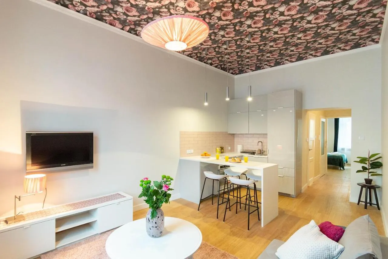 Glamorous And Brand New 2 Bedroom Краков